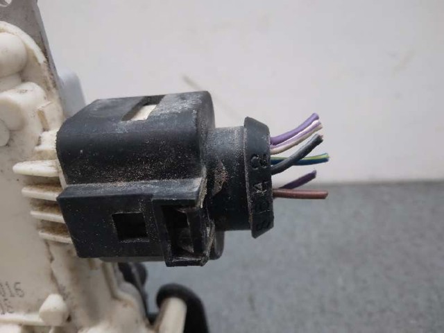 VAG 1P0839016 Cerradura de la puerta trasera derecha comprar Pamplona