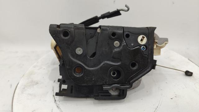 1P0839016 VAG Cerradura de la puerta trasera derecha comprar Alcalá