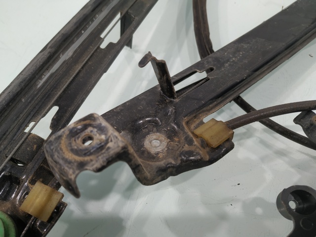 1P0867436 Motor del elevalunas de la puerta delantera derecha  en stock Granada