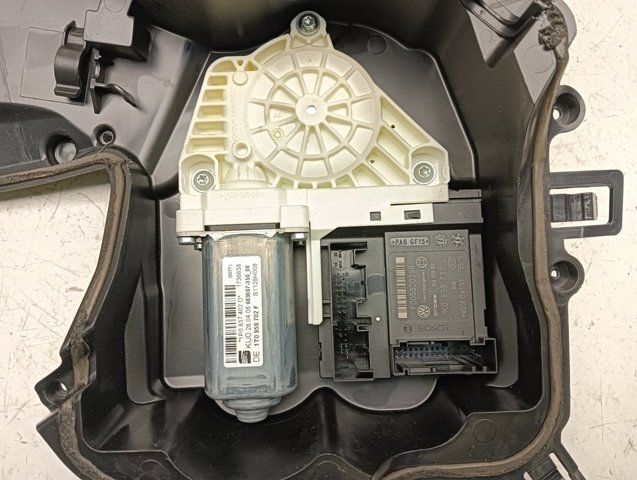 1P0867436 VAG Motor del elevalunas de la puerta delantera derecha  comprar en Jaén
