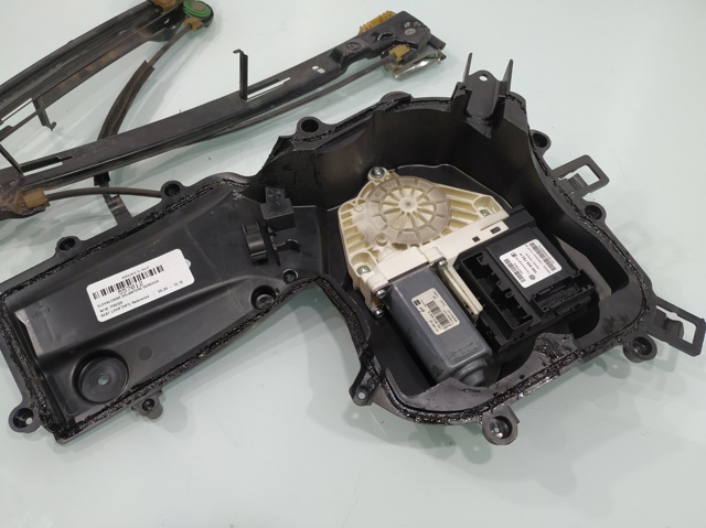1P0867436 Motor del elevalunas de la puerta delantera derecha  comprar en Reus