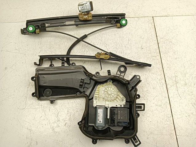 VAG 1P0867436 Motor del elevalunas de la puerta delantera derecha  disponible Valladolid
