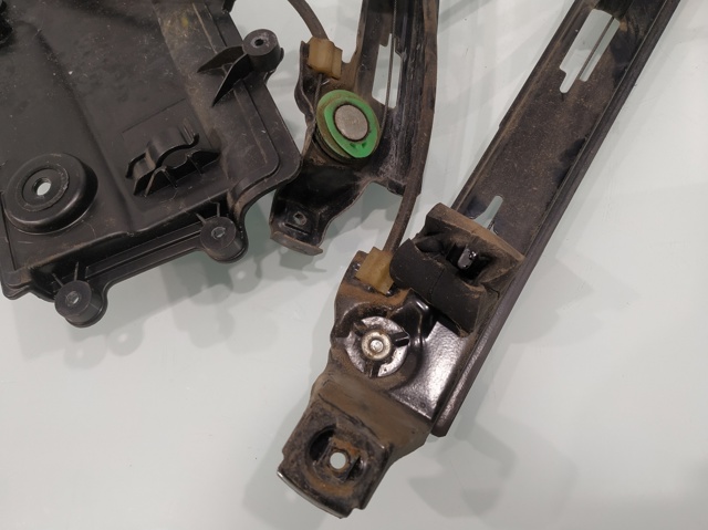 1P0867436 VAG Motor del elevalunas de la puerta delantera derecha  disponible Ourense