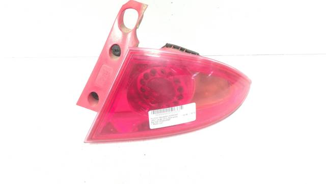 VAG 1P0945096F Piloto trasero exterior derecho  en stock Salamanca