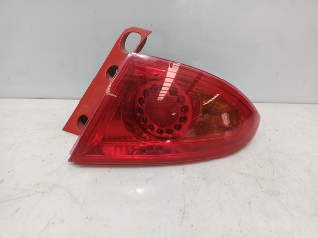 1P0945096F VAG Piloto trasero exterior derecho  comprar en Jaén