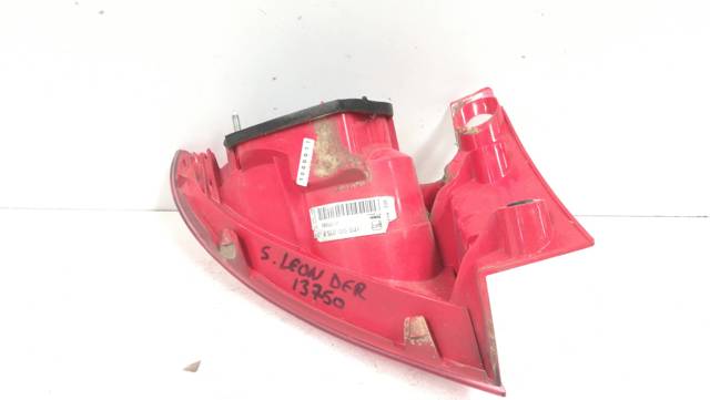 VAG 1P0945096F Piloto trasero exterior derecho  en stock Valencia