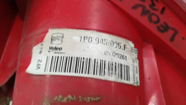 1P0945096F Piloto trasero exterior derecho  disponible Utrera