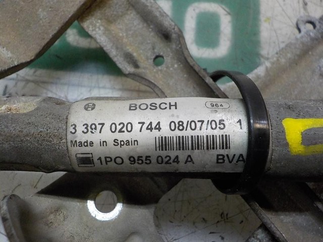 1P0955602A VAG Trapezoide del limpiaparabrisas derecho  en stock Córdoba
