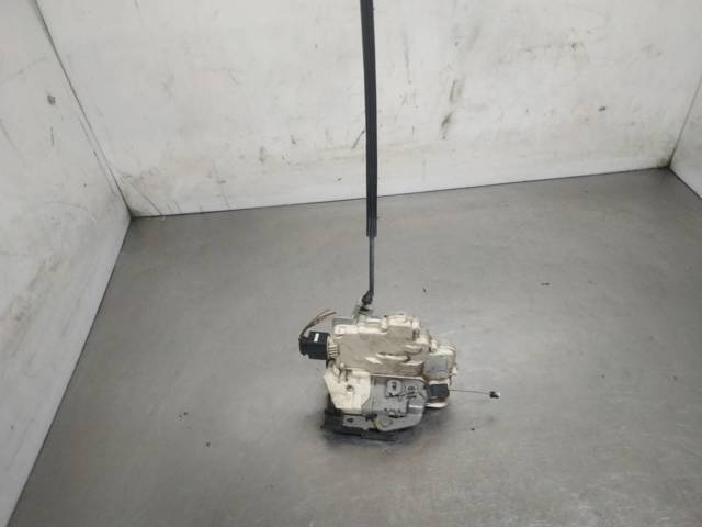 1P1837015 VAG Cerradura de puerta delantera izquierda  disponible Ourense