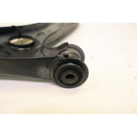 1S0407151 Brazo inferior izquierdo de la suspensión delantera  disponible Burgos