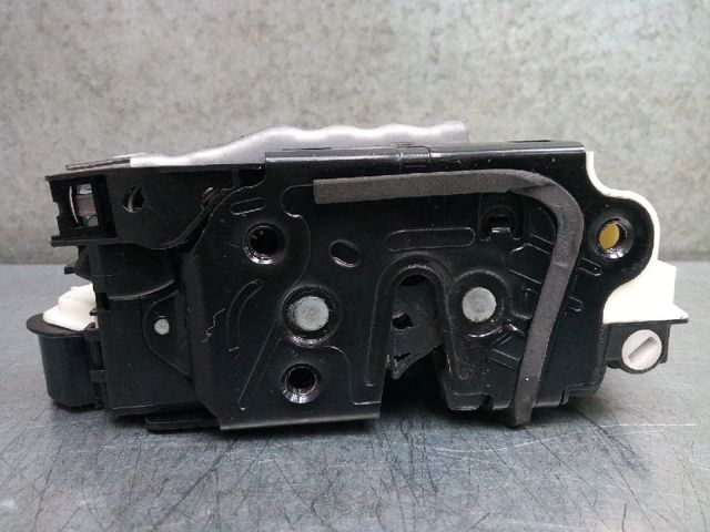 1S4839015B VAG Cerradura de puerta trasera izquierda  en stock Huelva