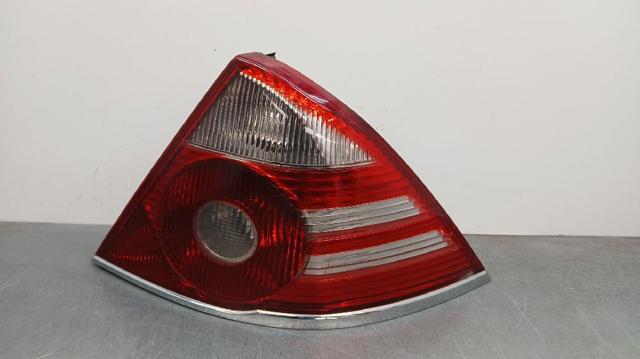 FORD 1S7113404A Piloto trasero derecho  disponible Valladolid