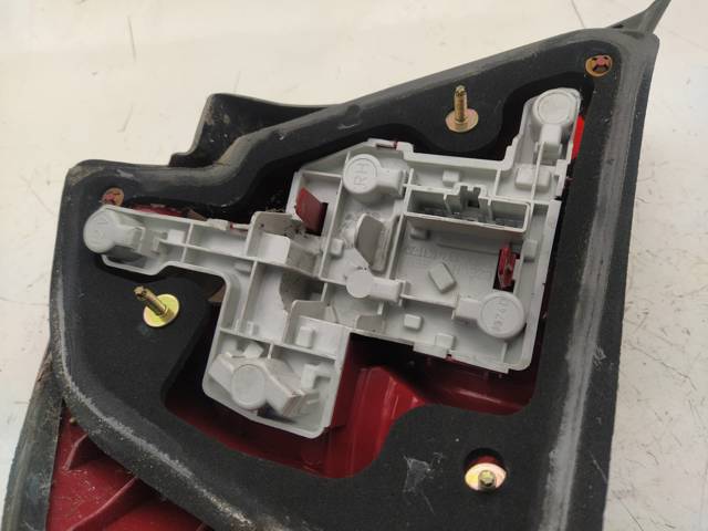 1S7113404A FORD Piloto trasero derecho  disponible Ourense