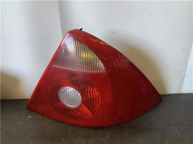 FORD 1S7113404A Piloto trasero derecho  comprar en Ponferrada