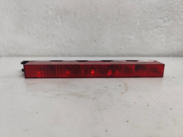 FORD 1S7113A613AE Tercera luz de freno  en stock Terrassa