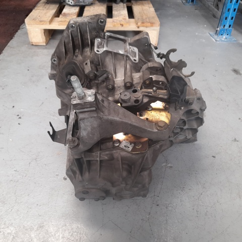 1S7R7002FE Ford