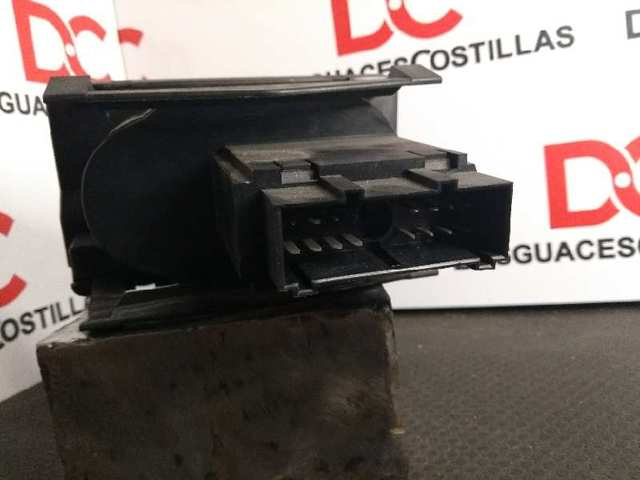 1S7T13A024BB Interruptor de luces en el tablero  disponible Burgos