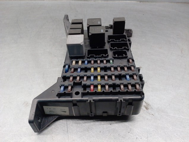 1S7T14A073AE Caja de fusibles trasera interior  comprar en Reus