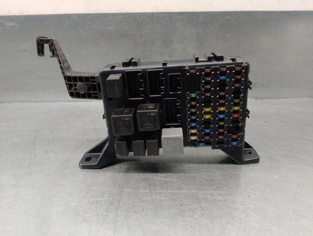 1S7T14A073AE Caja de fusibles trasera interior  en stock Sabadell