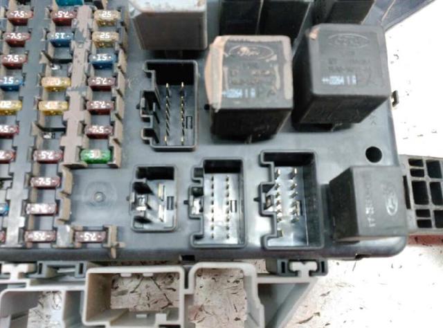 FORD 1S7T14A073AE Caja de fusibles trasera interior comprar Barcelona