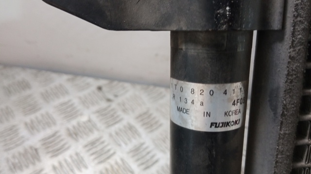 VAG 1T0820411B Condensador de aire acondicionado  disponible España
