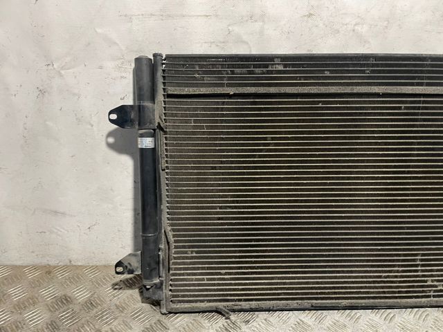 VAG 1T0820411B Condensador de aire acondicionado  disponible España