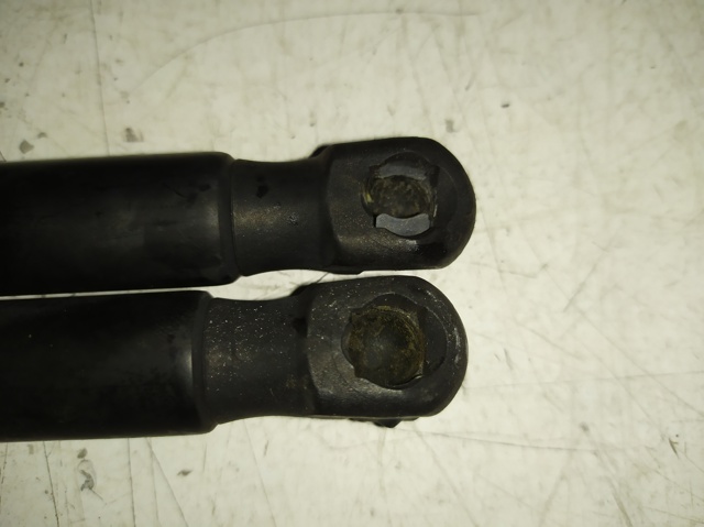 VAG 1T0827550C Amortiguador maletero comprar Pamplona