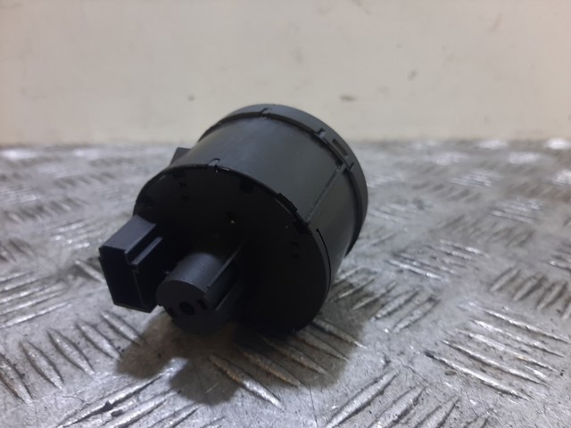 1T0941431C Interruptor de luces en el tablero  en stock Sabadell