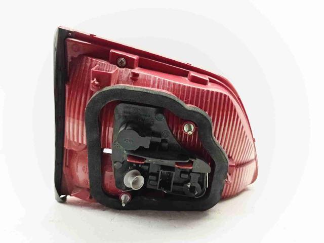 1T0945094A Piloto trasero interior derecho  en stock Sabadell