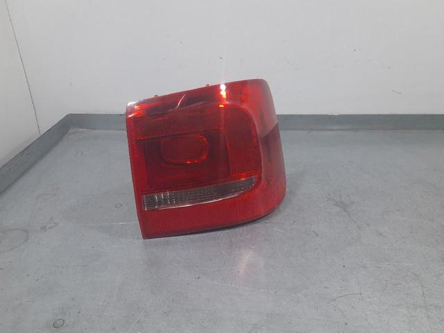 1T0945096R Piloto trasero exterior derecho  comprar en Reus