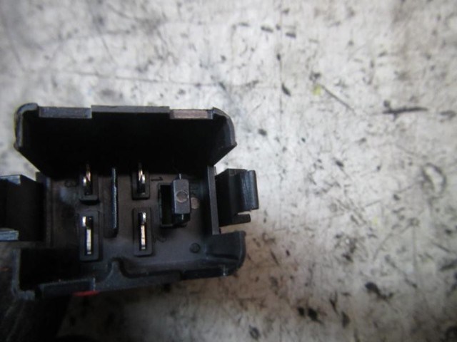 1T0953509 VAG Boton de luz de emergencía  en stock Córdoba