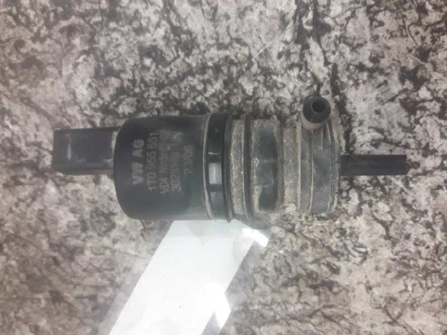 1T0955651 VAG Bomba de agua limpiaparabrisas, delantera comprar Bilbao