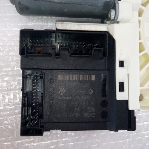 VAG 1T0959701G Motor del elevalunas de la puerta delantera izquierda  disponible Valladolid