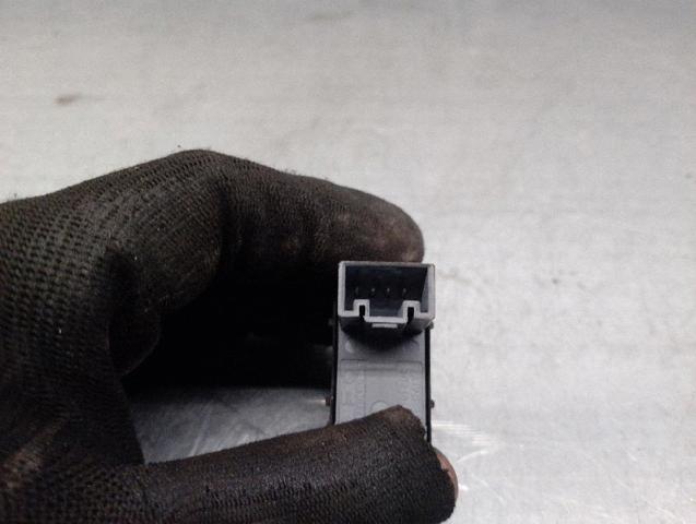 1T0959851 Botón de encendido del motor del elevalunas delantero derecho  comprar en Zaragoza