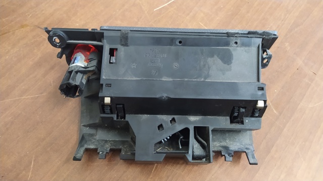 1T1857961 VAG