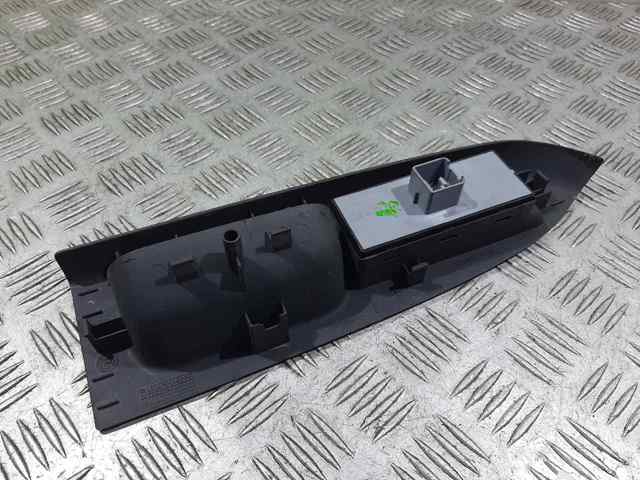 1T1867371 VAG