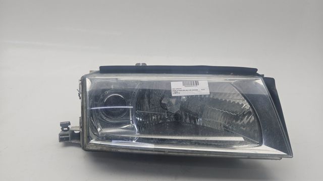 1U1941016E Faro derecho  disponible Málaga