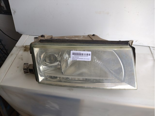 VAG 1U1941018P Faro derecho  en stock Terrassa