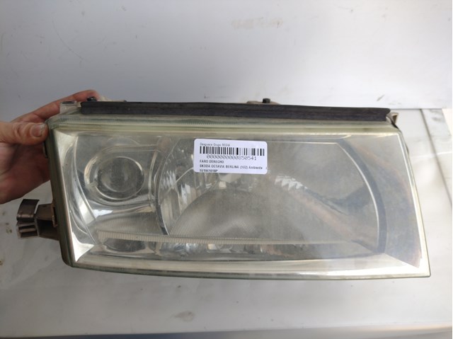 1U1941018P Faro derecho  disponible Utrera
