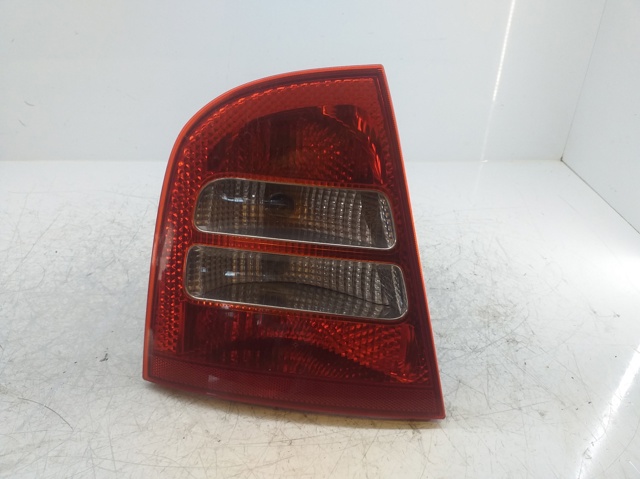 1U6945095 VAG Piloto trasero izquierdo comprar Bilbao