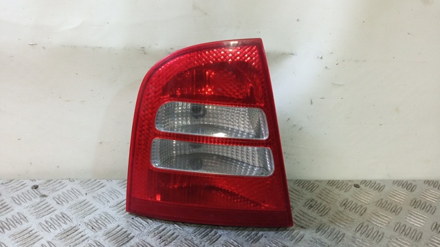 1U6945095 Piloto trasero izquierdo  comprar en Reus