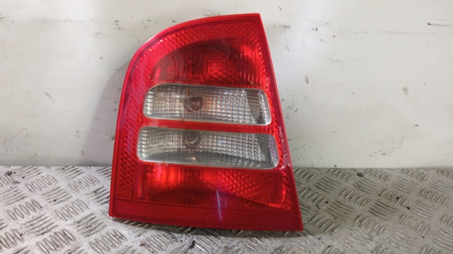 VAG 1U6945095 Piloto trasero izquierdo  disponible Lugo
