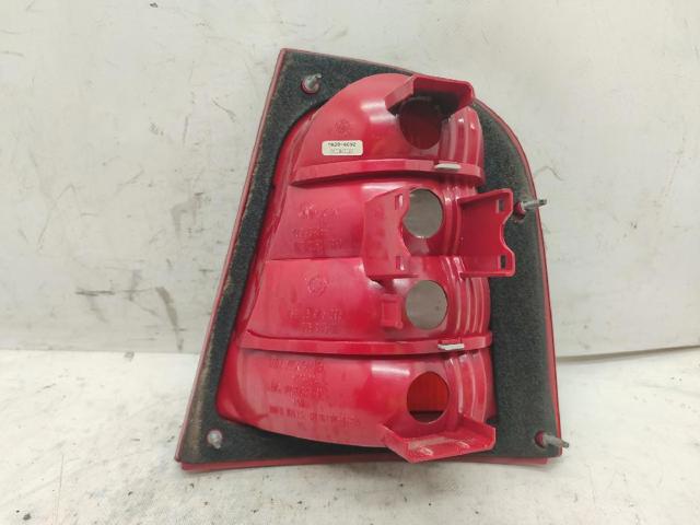1U6945095 Piloto trasero izquierdo  en stock Sabadell