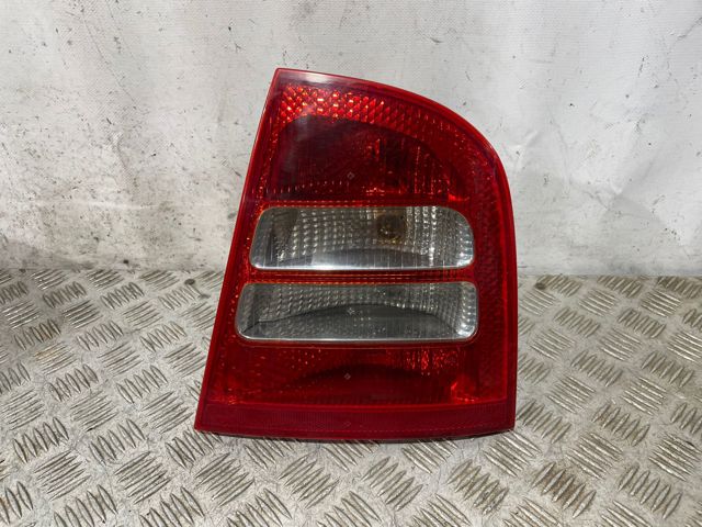 VAG 1U6945096 Piloto trasero derecho  en stock Terrassa