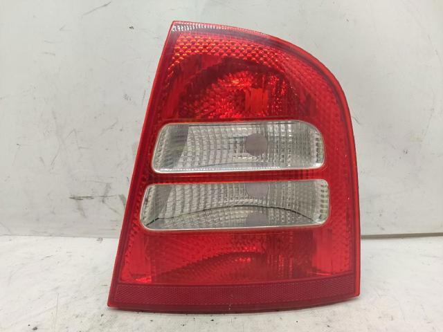 VAG 1U6945096 Piloto trasero derecho  en stock Salamanca