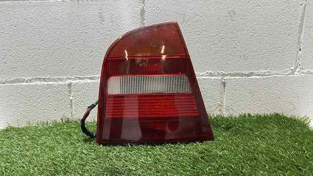 VAG 1U6945111 Piloto trasero izquierdo  en stock Terrassa