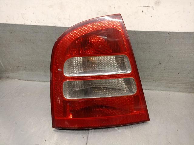 1U6945111C Piloto trasero izquierdo  en stock Granada