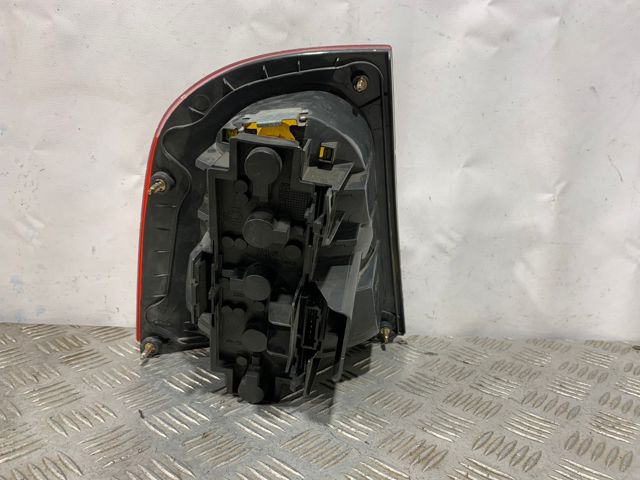 1U6945112 VAG Piloto trasero derecho comprar Alcalá