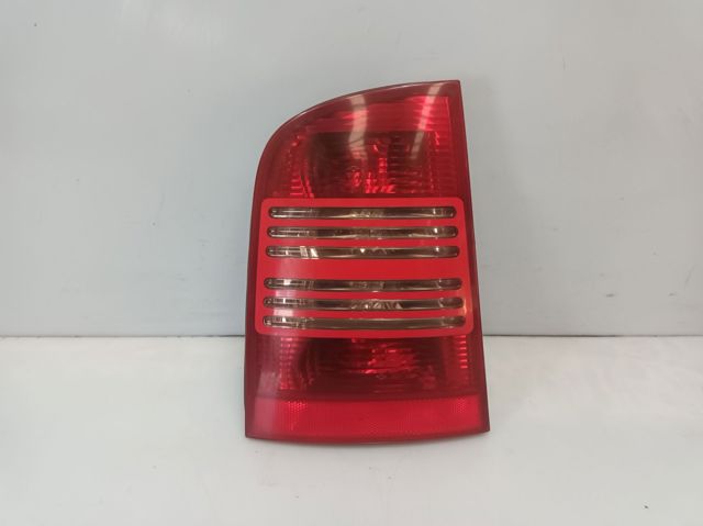 1U9945095 Piloto trasero izquierdo  en stock Sabadell