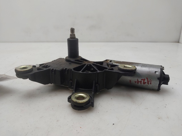 1U9955711 VAG Motor del limpiaparabrisas trasero  disponible Ourense